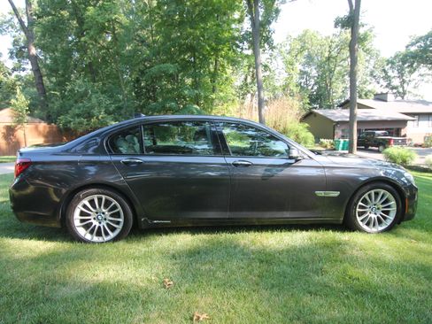 Used 2013 BMW 750Li xDrive AWD/4WD image 10