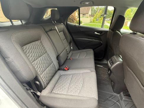 Used 2019 Chevrolet Equinox LT FWD image 17