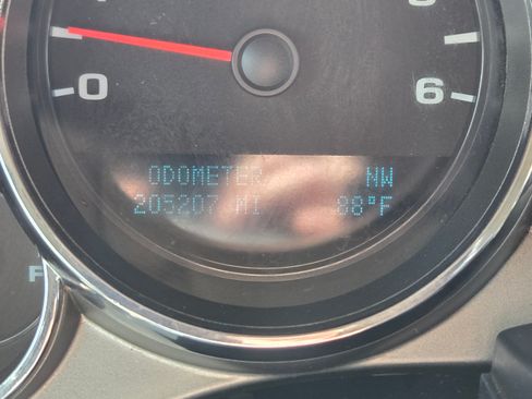 Used 2009 Chevrolet Silverado 1500 LT w/ Power Pack Plus AWD/4WD image 8