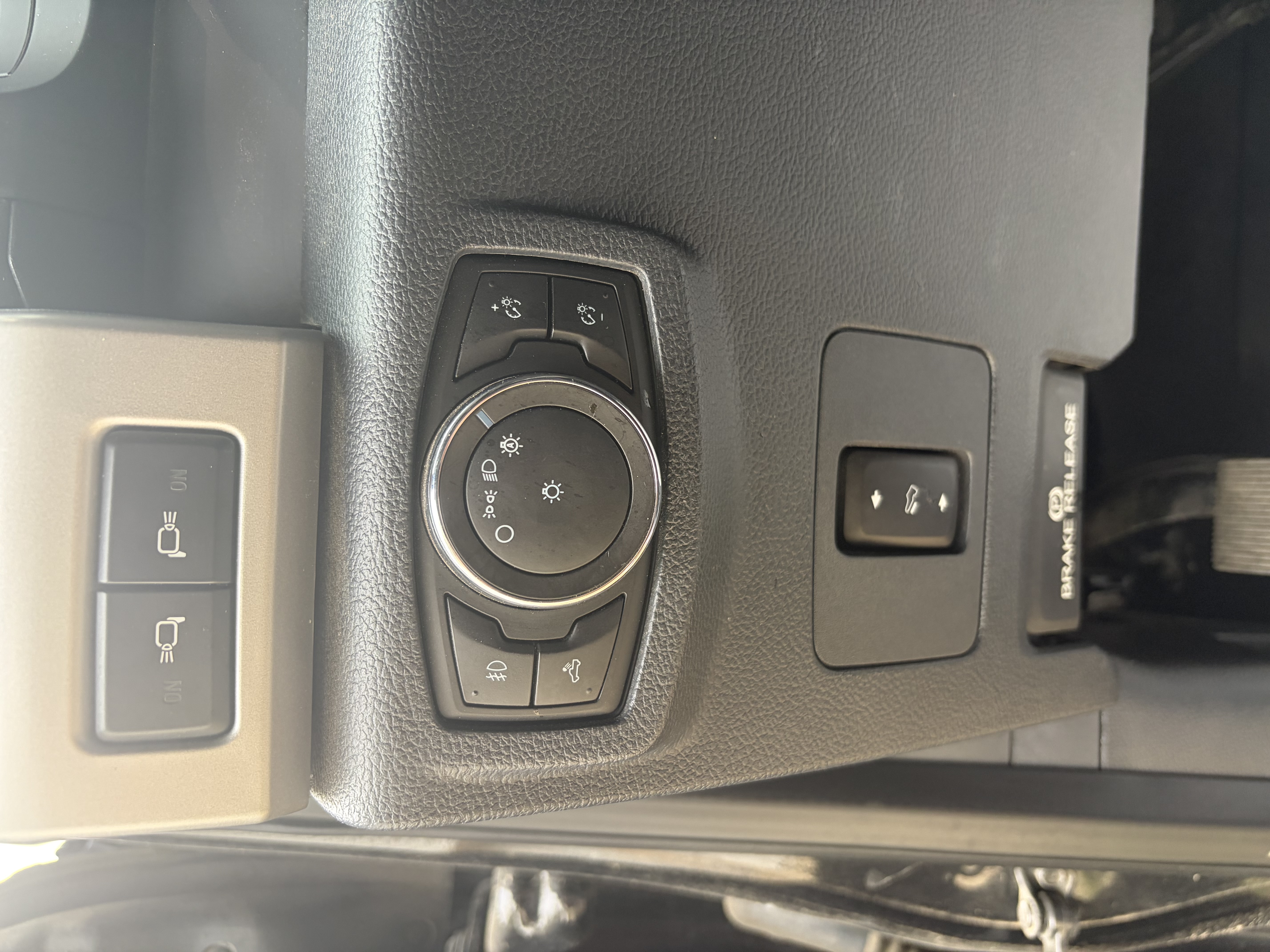 Used 2022 Ford F250 Lariat w/ Black Appearance Package AWD/4WD image 13