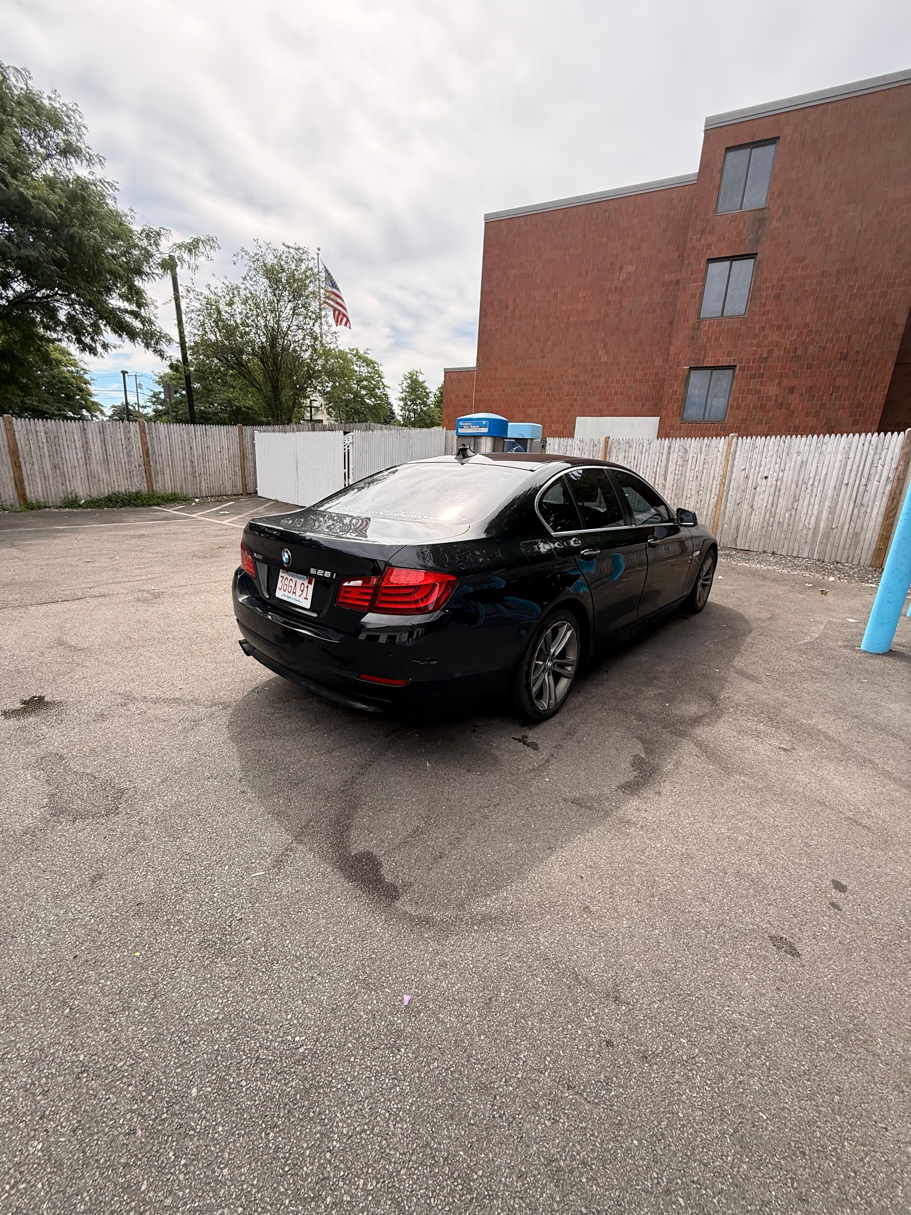 Used 2013 BMW 528i xDrive Sedan AWD/4WD image 4