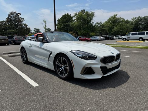 Used 2020 BMW Z4 M40i w/ Premium Package RWD image 2