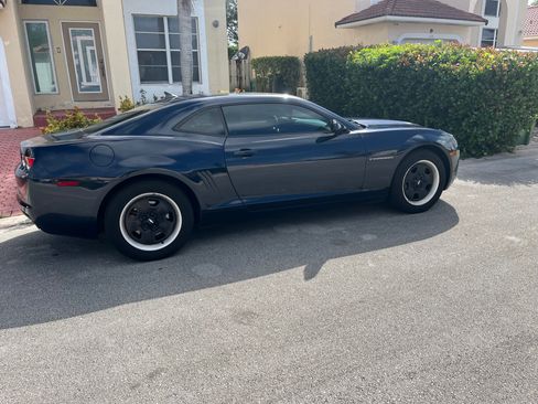 Used 2010 Chevrolet Camaro LS image 5