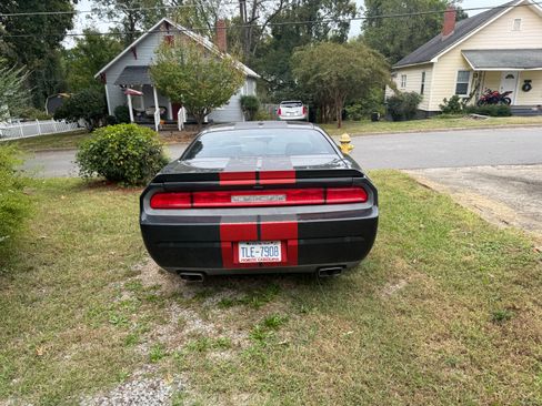 Used 2013 Dodge Challenger R/T image 5
