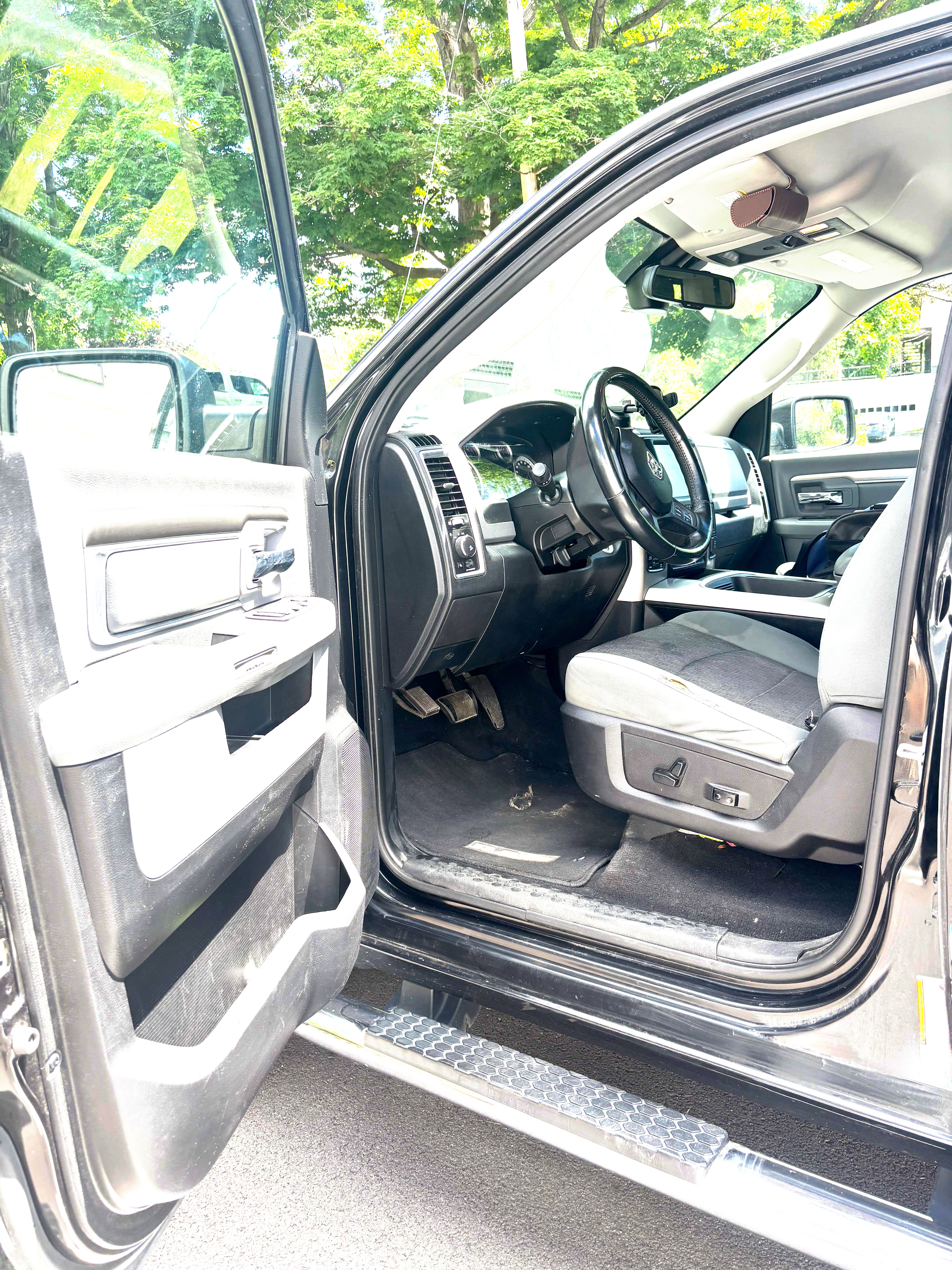 Used 2015 RAM 1500 Big Horn AWD/4WD image 23