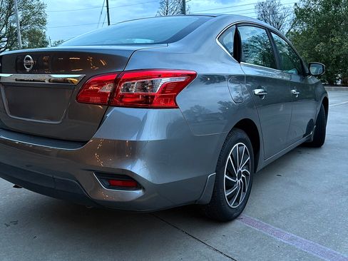 Used 2017 Nissan Sentra S image 6