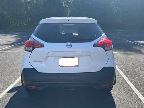 Used 2020 Nissan Kicks S FWD image 5