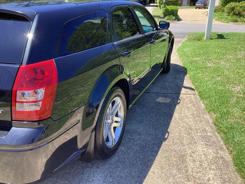 Used 2005 Dodge Magnum R/T w/ Convenience Group II RWD image 4