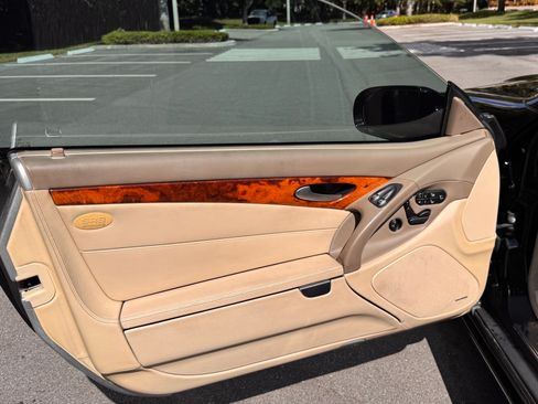 Used 2009 Mercedes-Benz SL 550 image 11