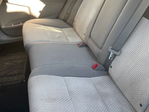 Used 2013 Toyota Camry LE image 9