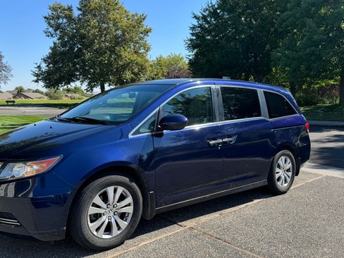 Used 2016 Honda Odyssey SE image 2