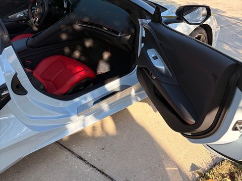 Used 2024 Chevrolet Corvette Stingray Convertible w/ Z51 Performance Package RWD image 12