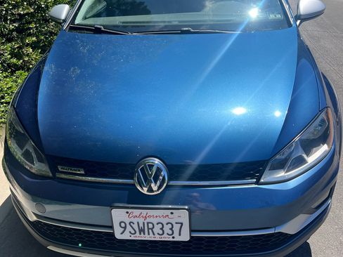 Used 2017 Volkswagen Golf Alltrack SE AWD/4WD image 2
