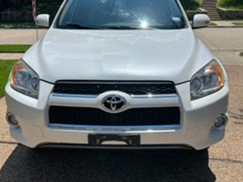 Used 2011 Toyota RAV4 Limited w/ Limited Extra Value Pkg FWD image 2