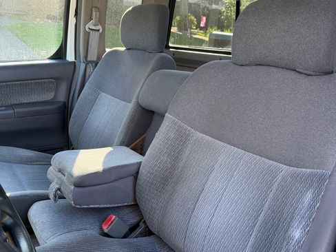 Used 2000 Nissan Frontier XE image 9