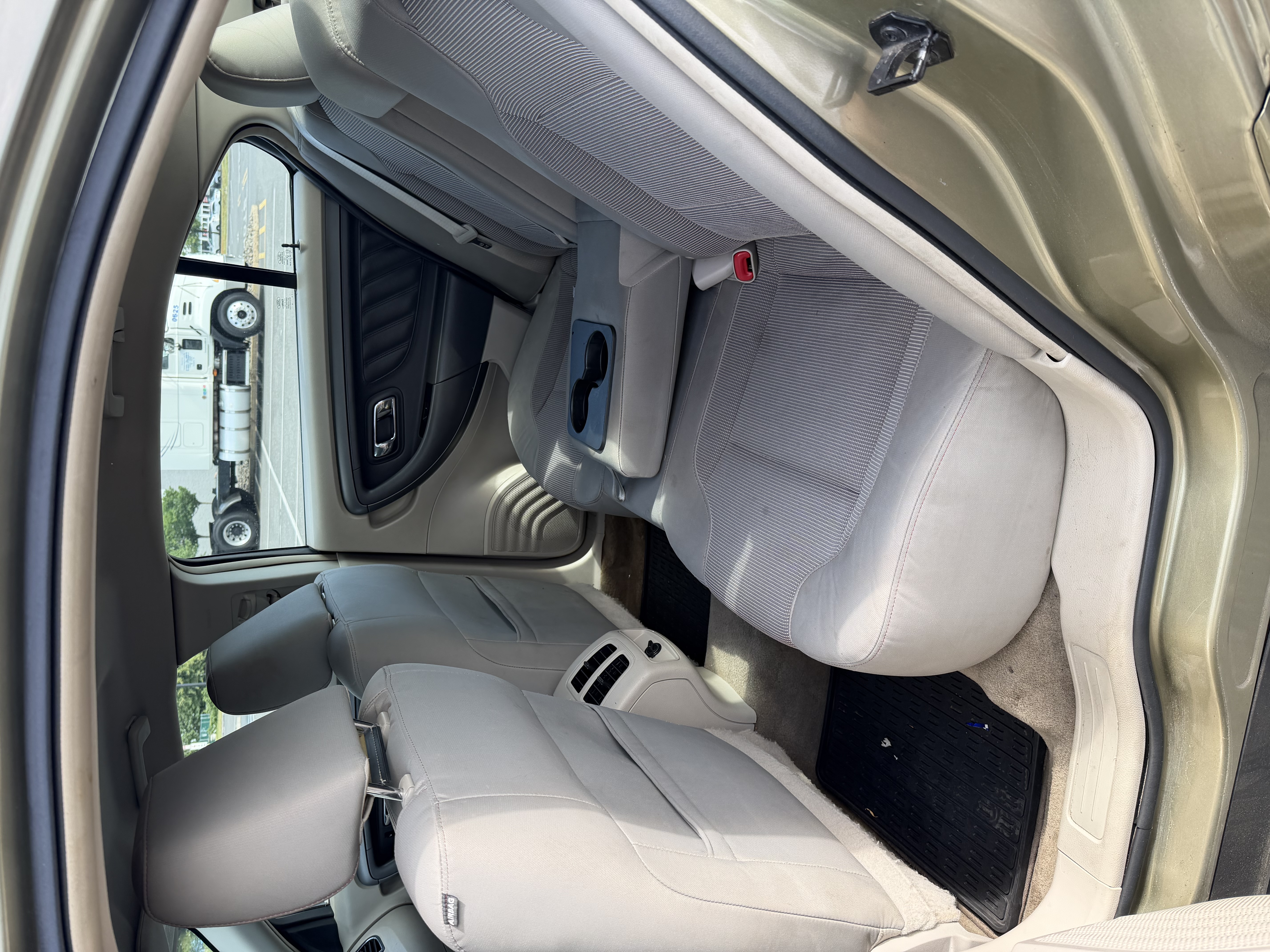Used 2012 Ford Taurus SEL FWD image 6