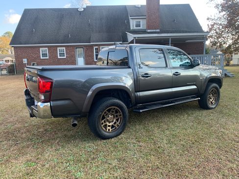 Used 2020 Toyota Tacoma SR5 image 6