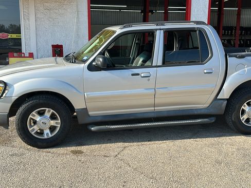 Used 2004 Ford Explorer Sport Trac XLT image 14