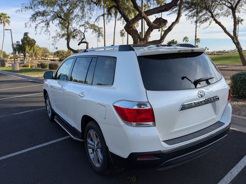Used 2013 Toyota Highlander Limited image 4