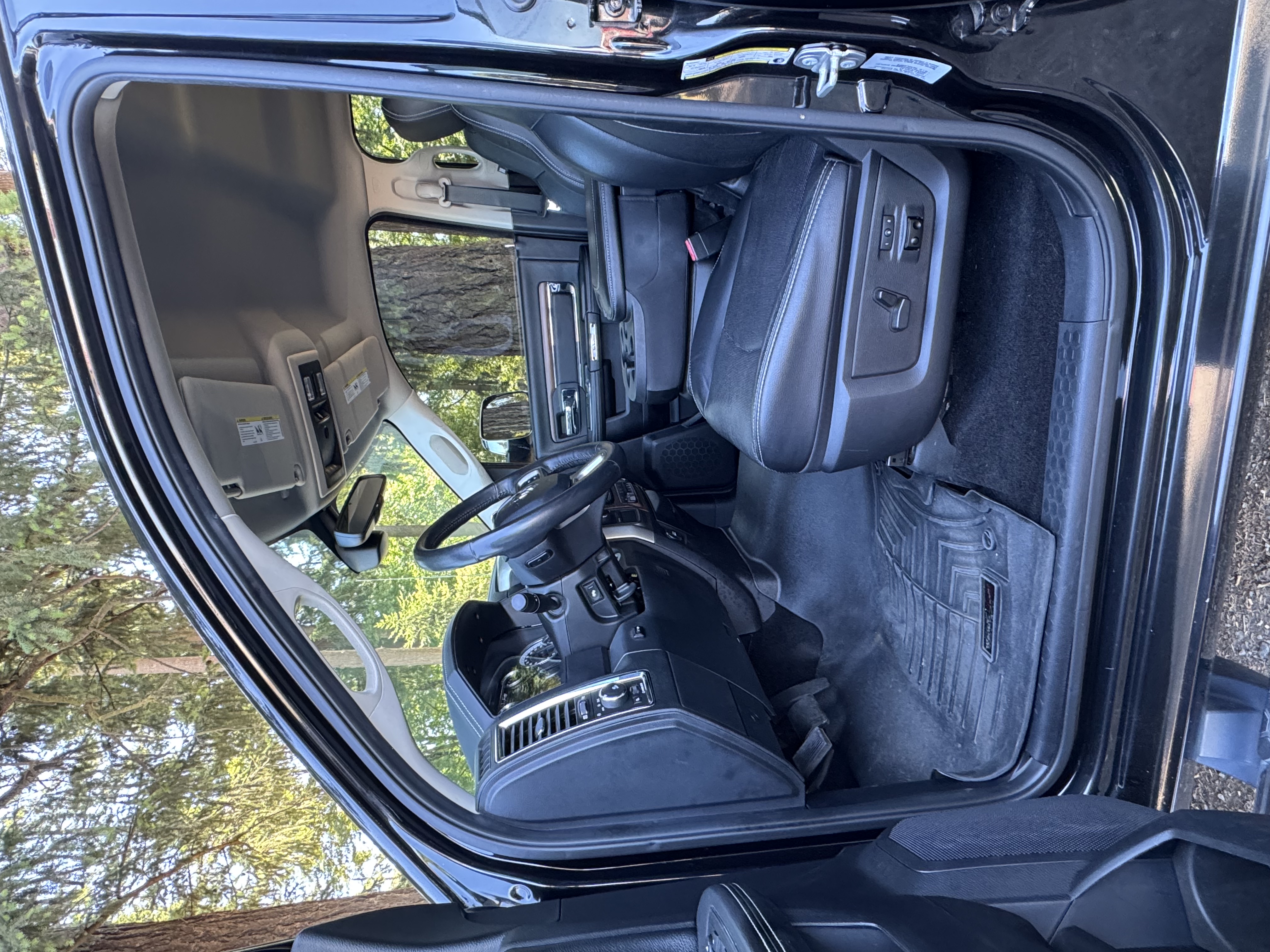 Used 2015 RAM 2500 Laramie w/ Convenience Group AWD/4WD image 9