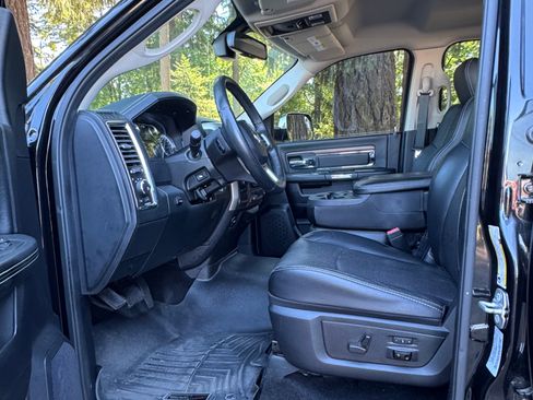 Used 2015 RAM 2500 Laramie w/ Convenience Group AWD/4WD image 9