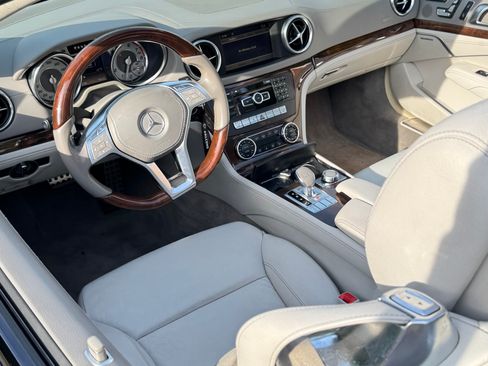 Used 2013 Mercedes-Benz SL 550 image 9