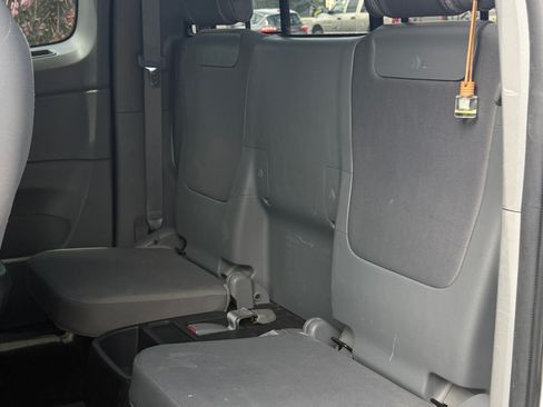 Used 2012 Toyota Tacoma 4x4 Access Cab V6 w/ TRD Off-Road Pkg image 9