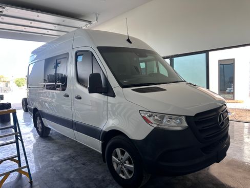 Used 2020 Mercedes-Benz Sprinter 2500 image 9