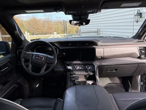 Used 2023 GMC Sierra 1500 AT4X image 11