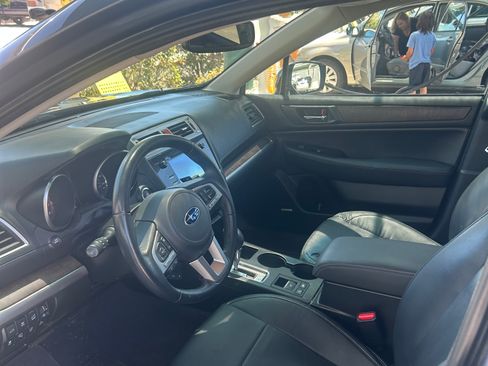 Used 2016 Subaru Outback 2.5i Limited AWD/4WD image 5