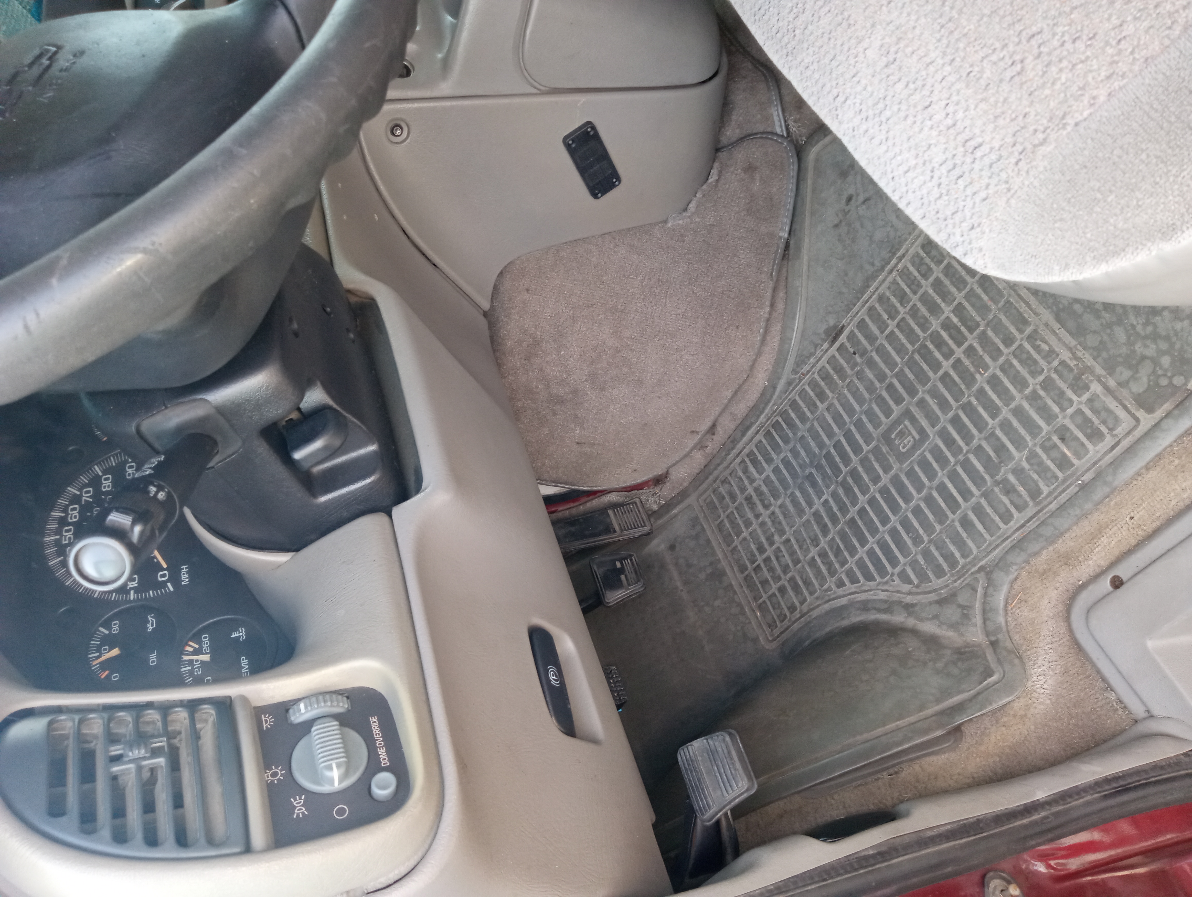 Used 2005 Chevrolet Astro LT AWD/4WD image 6