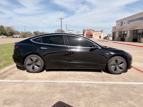 Used 2018 Tesla Model 3 Long Range image 2