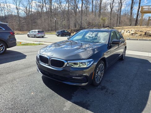 Used 2017 BMW 540i xDrive image 4