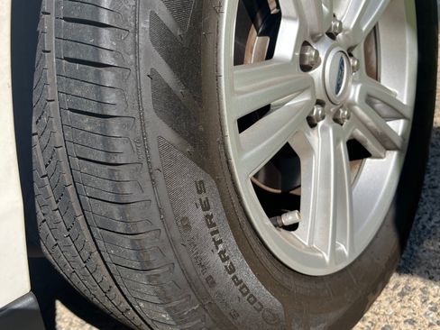 Used 2011 Ford Mustang Convertible RWD image 7