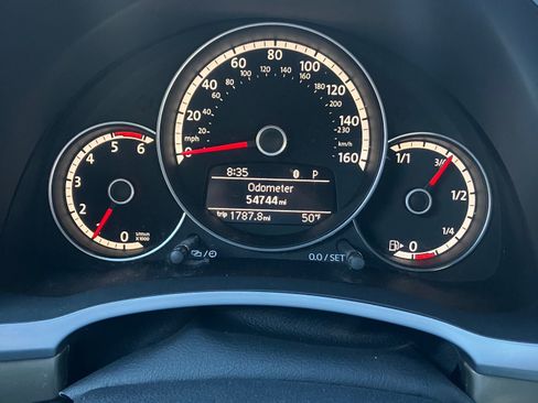 Used 2013 Volkswagen Beetle TDI image 12