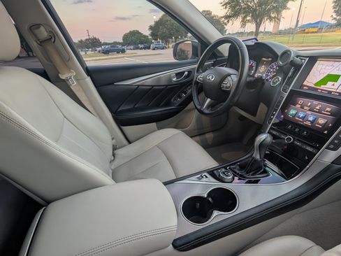 Used 2015 INFINITI Q50 Premium w/ Navigation Package RWD image 13