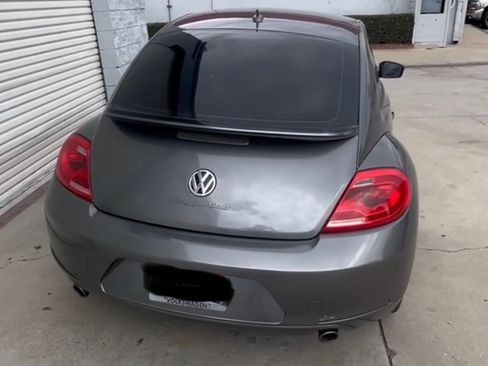 Used 2013 Volkswagen Beetle 2.0T image 18