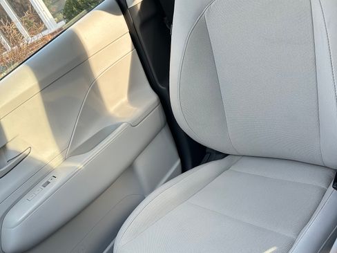 Used 2024 Hyundai Kona SE image 11