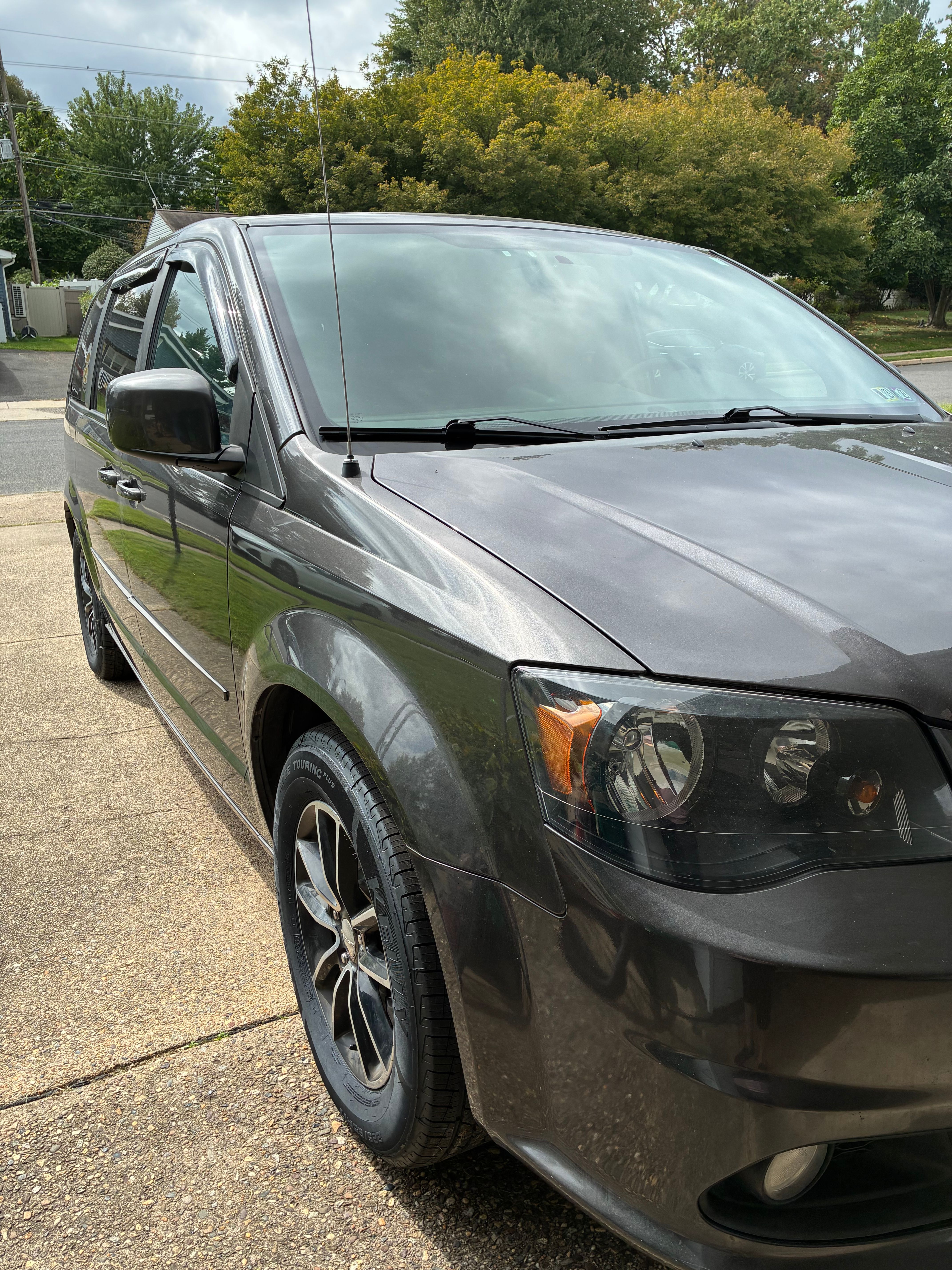 Used 2016 Dodge Grand Caravan SE FWD image 11