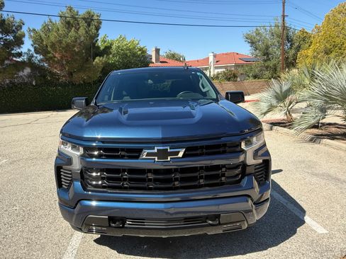 Used 2023 Chevrolet Silverado 1500 RST AWD/4WD image 2