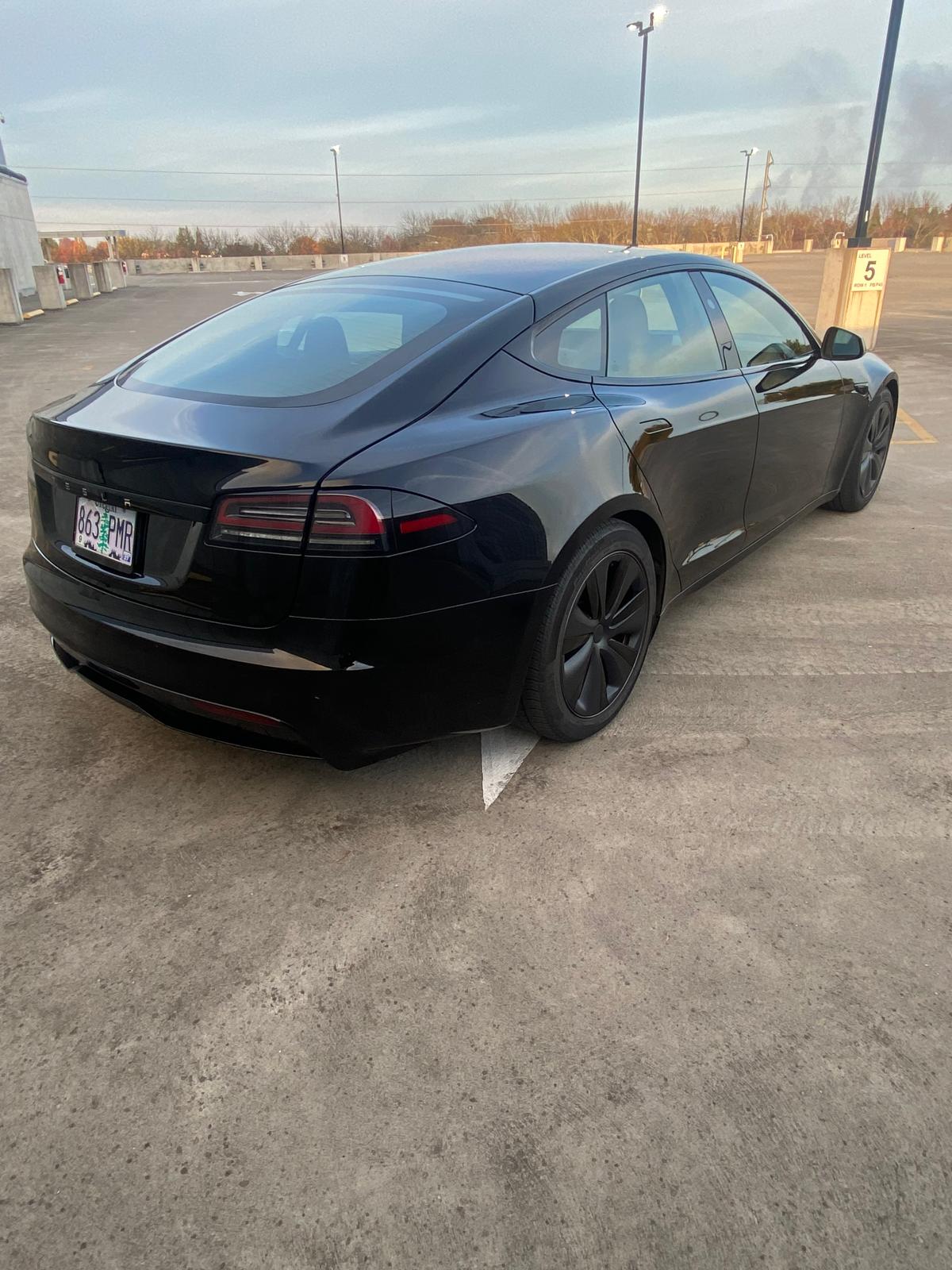 Used 2023 Tesla Model S Standard Range AWD/4WD image 9