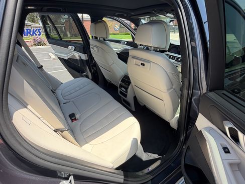 Used 2021 BMW X5 xDrive40i w/ M Sport Package AWD/4WD image 15
