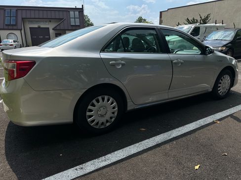 Used 2012 Toyota Camry LE image 6