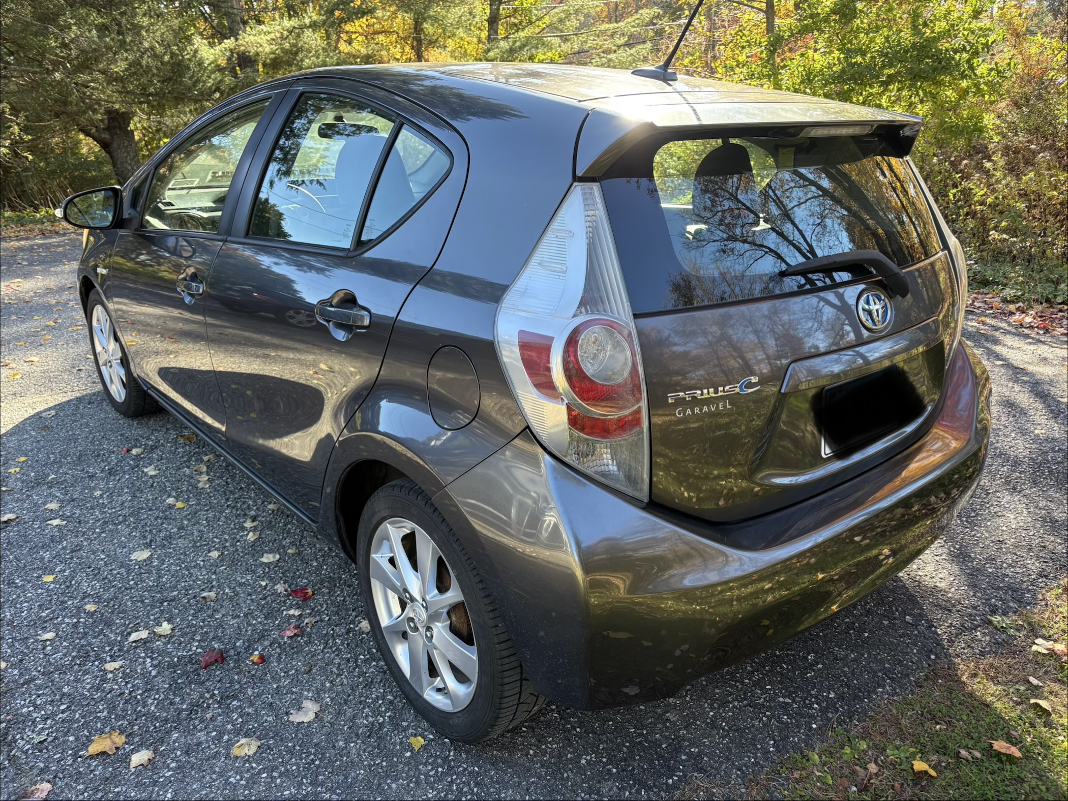Used 2012 Toyota Prius C Four w/ Alloy Wheel Pkg FWD image 4