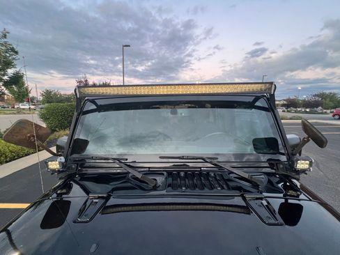 Used 2016 Jeep Wrangler Unlimited Sport image 31