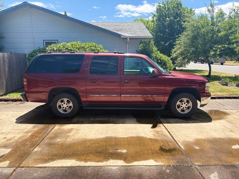 Used 2002 Chevrolet Suburban LT AWD/4WD image 4