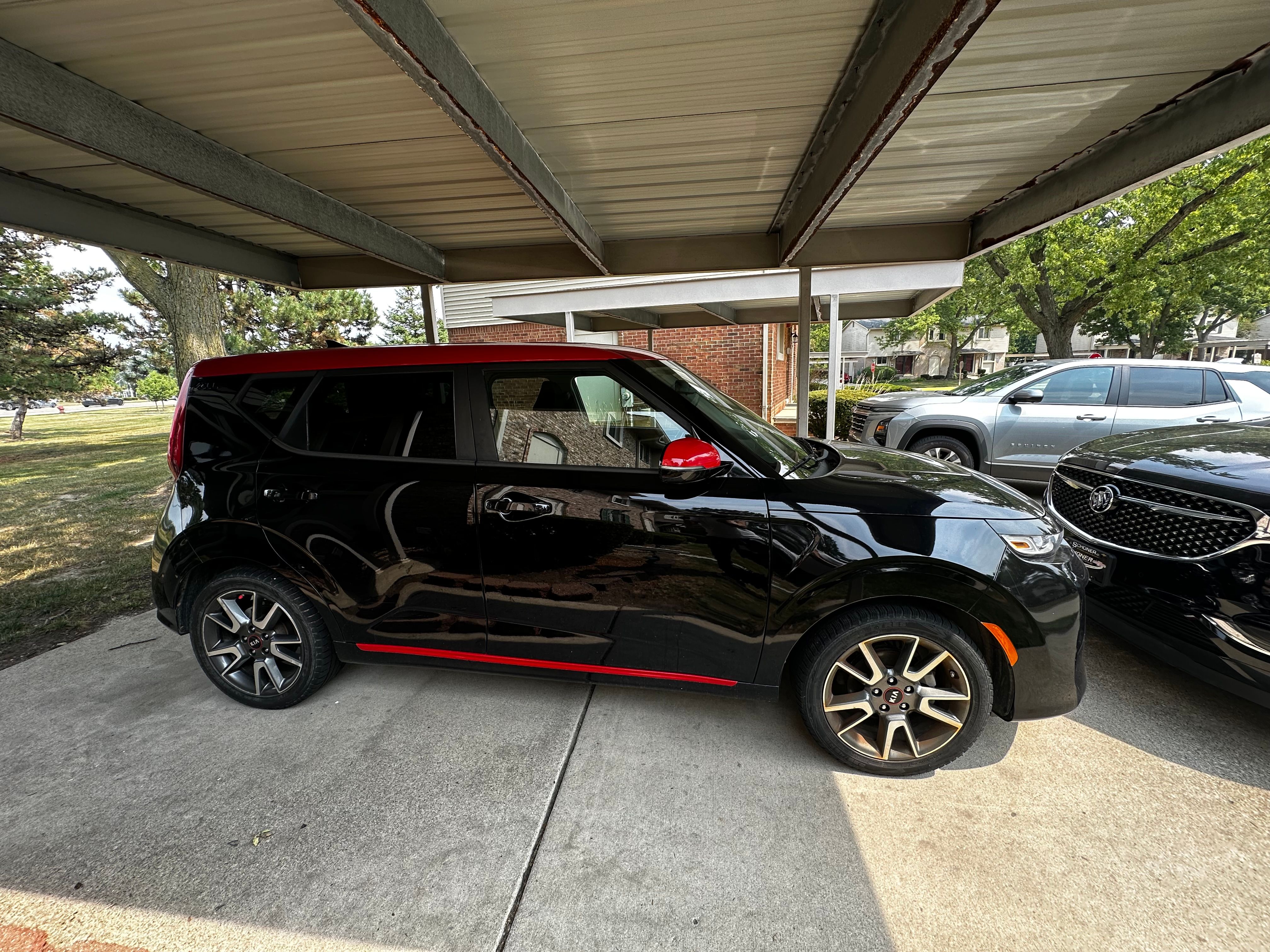 Used 2020 Kia Soul GT-Line FWD image 2