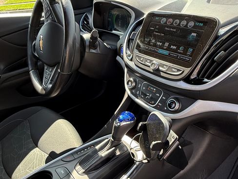 Used 2017 Chevrolet Volt LT w/ Comfort Package image 21