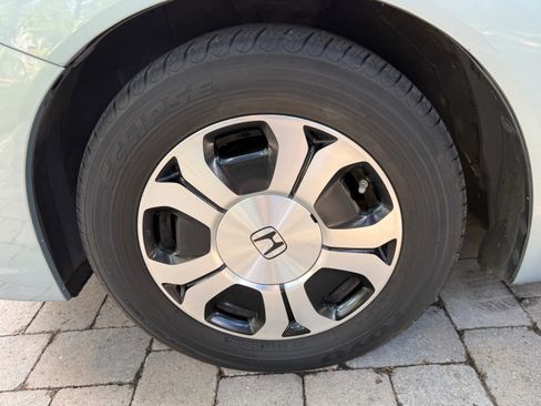 Used 2013 Honda Civic Hybrid Sedan image 30