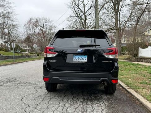 Used 2020 Subaru Forester Limited image 4